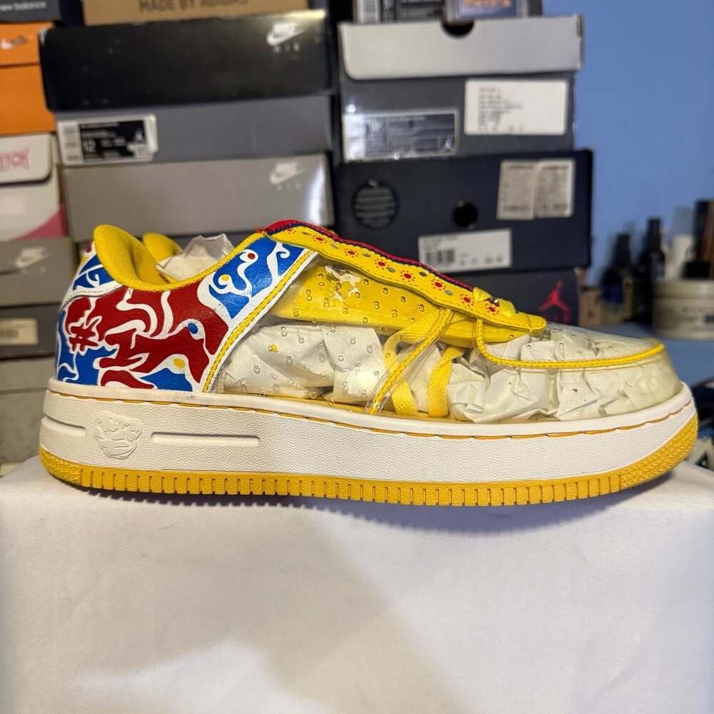 Tough City Sneakers Size 9.5 Yellow Transparent
